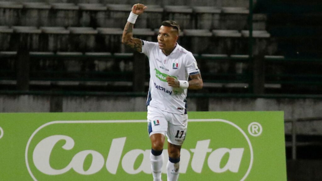 Dayro Moreno celebrando.