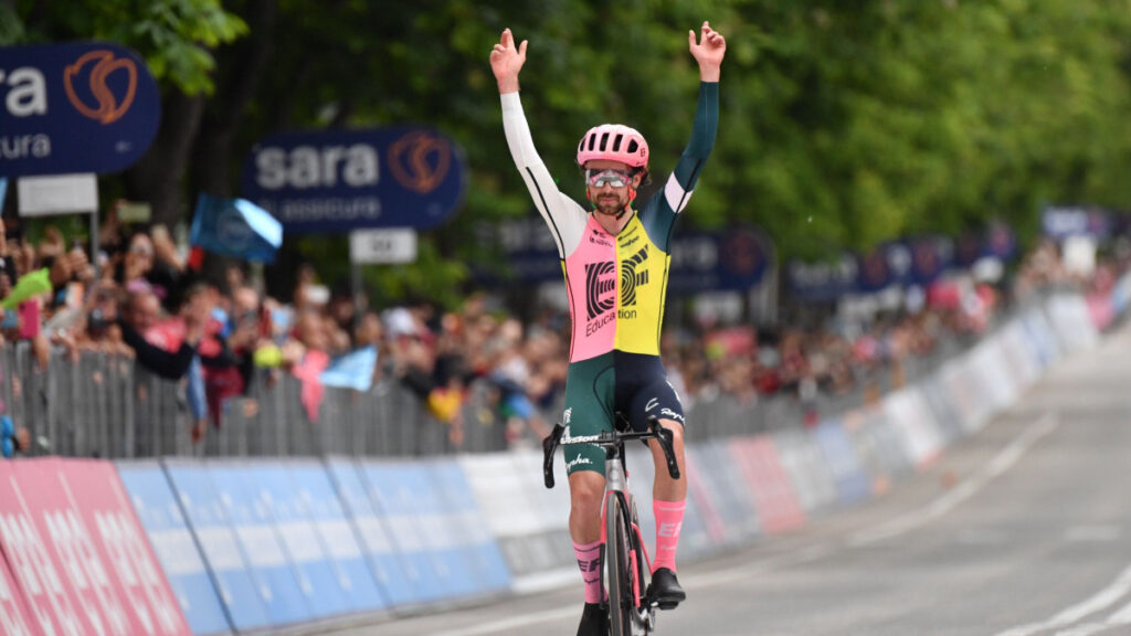 Ben Healy gana la octava etapa. - @giroditalia.