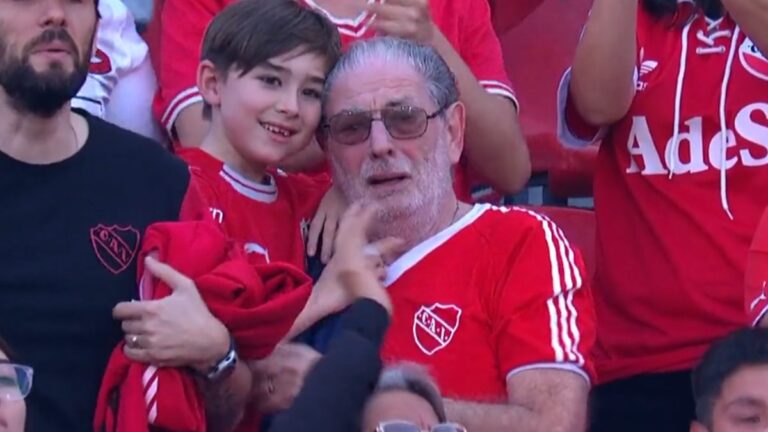 Emoción nivel ganar en el último minuto: un abuelo y su nieto, a puro llanto de alegría