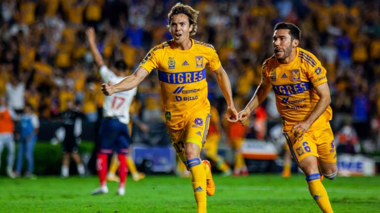 Tigres y Rayados empatan en la ida de las semifinales en el Clásico Regio