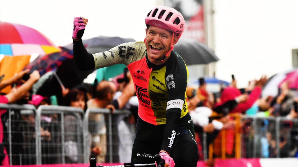 Magnus Cort Nielsen celebra el triunfo de la décima etapa. - Reuters.