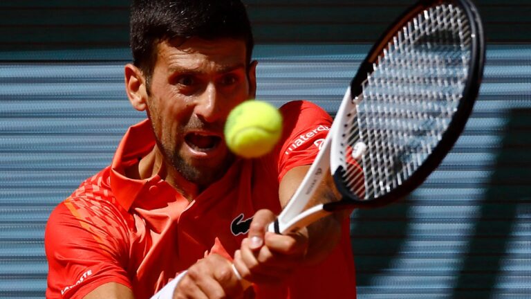 Djokovic supera su debut en Roland Garros con solvencia y alcanza su victoria 86 en París