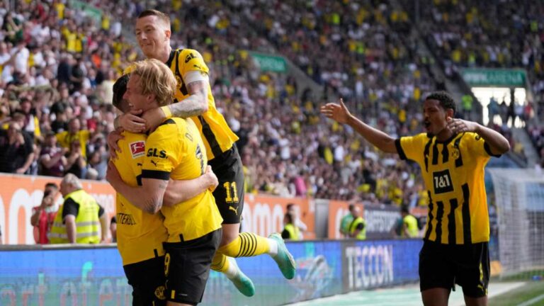 Sébastien Haller marca doblete contra el Augsburgo y acerca al Borussia Dortmund al título de la Bundesliga