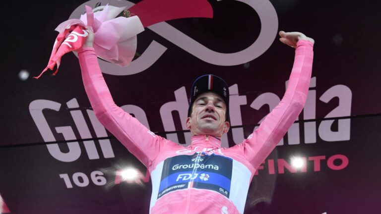 Clasificación general del Giro de Italia tras la etapa tras la etapa 14: Armirail le arrebata el liderato a Thomas