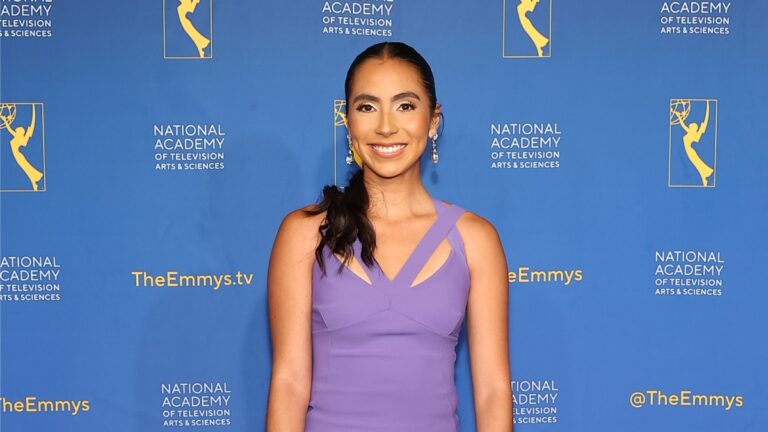 ¡Orgullo mexicano! Diana Flores conquista dos Premios Emmy por su participación con la NFL