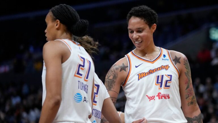 Griner disputa su primer partido en WNBA tras detención en Rusia: “Un día para la alegría”