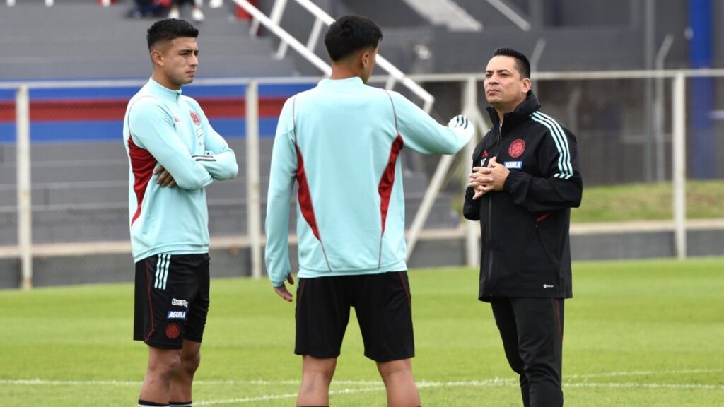 Héctor Cárdenas en entrenamiento de la Selección Colombia Sub-20. FCF