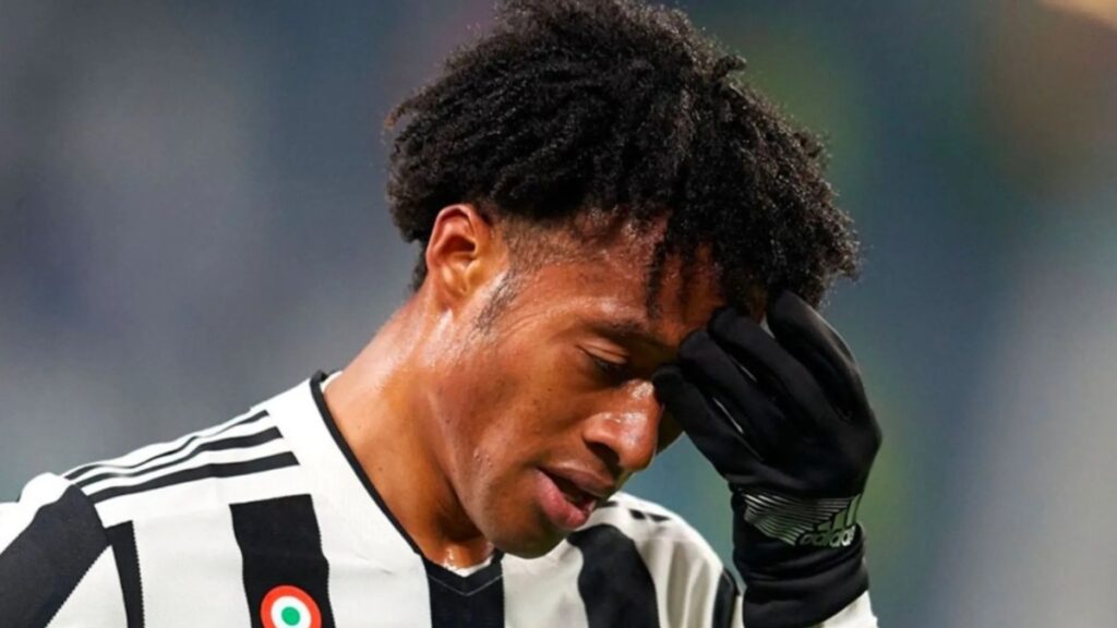 Las versiones encontradas de la prensa italiana respecto a la renovación de Juan Guillermo Cuadrado en la Juventus.