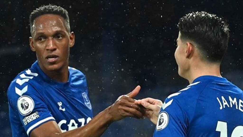 Yerry Mina y James Rodríguez en su paso por Everton.