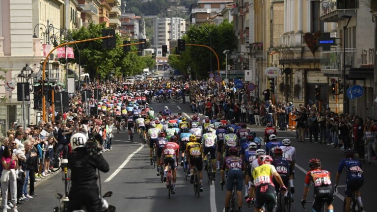 Etapa 2 del Giro de Italia 2023 en vivo: el pelotón captura a la fuga