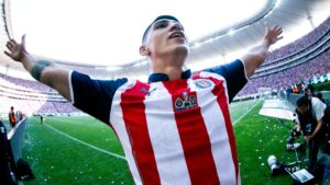 ¿Alan Pulido es la solución para las Chivas del Guadalajara en la delantera?