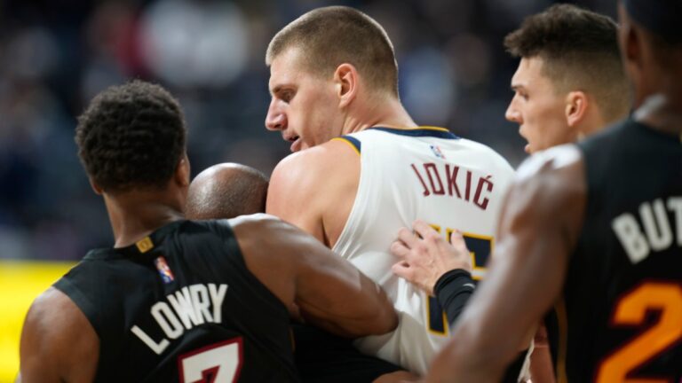 El dia que Nikola Jokic protagonizó una de las más grandes peleas en la NBA ante el Miami Heat