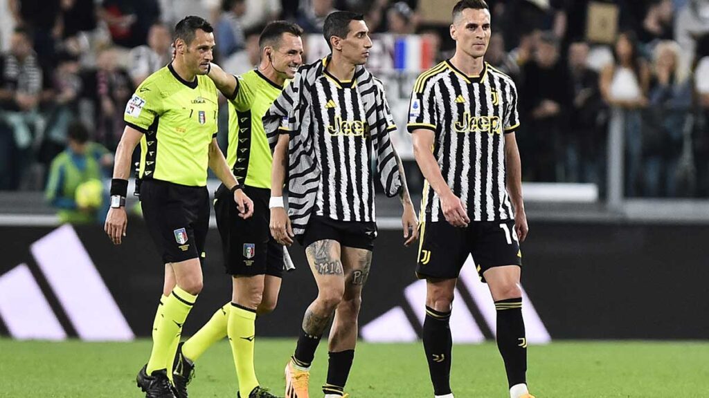 La Juventus ya había sido sancionado perdiendo 10 puntos. Reuters