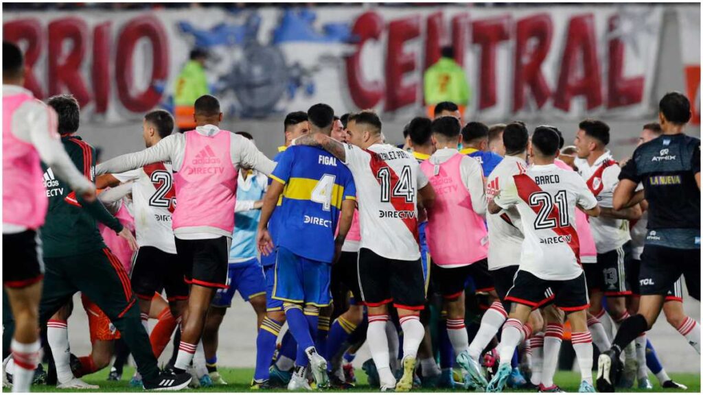 La pelea en la victoria del River vs Boca | MARCARIAN; Reuters