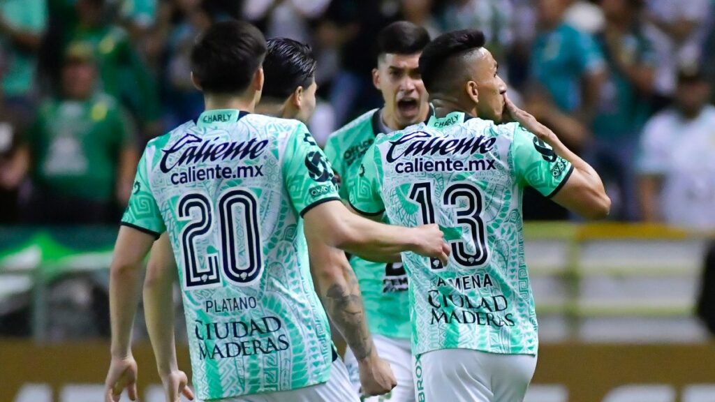 León domina a Tigres y es finalista de la Concachampions por primera vez