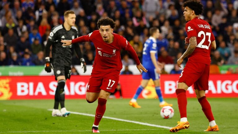 El Liverpool golea al Leicester y mantiene la ilusión de meterse en la Champions League