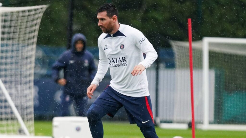Leo Messi se entrenó a la par de sus compañeros en PSG