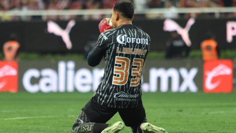 ¡Milagro! Luis Malagón, clave en el empate parcial entre Chivas y América