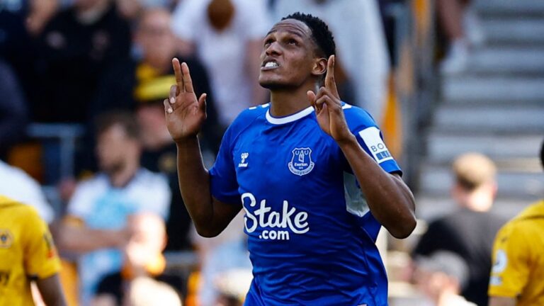 Yerry Mina, en el once ideal de la Premier League tras su gran actuación ante los Wolves