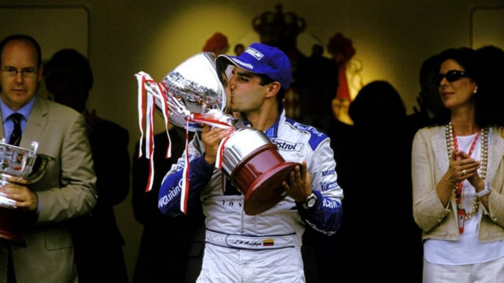 Juan Pablo Montoya en el podio del GP de Mónaco 2003 | jpmonty2