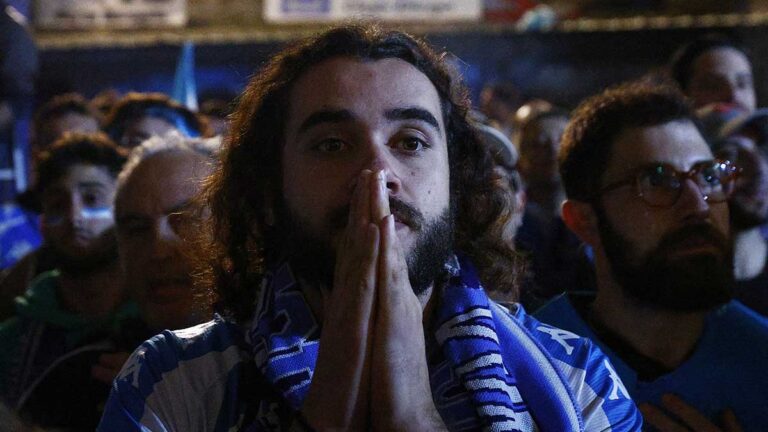 Nápoles se paraliza para ver la coronación de su equipo 33 años después con Maradona