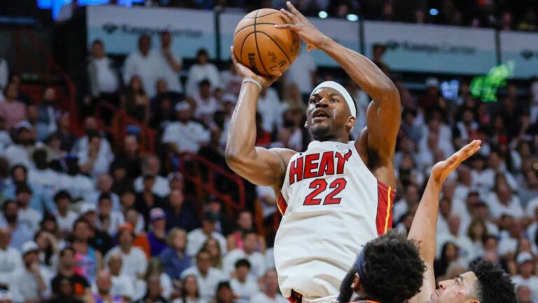 Jimmy Butler comanda la victoria del Heat sobre los Knicks y acarician las Finales de Conferencia