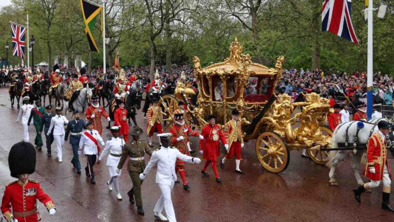 La Premier League entonará el himno nacional en los partidos en honor a la coronación del Rey Carlos III