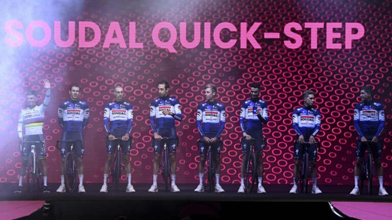 El Soudal Quick Step se queda con solo tres corredores en el Giro tras cuatro positivos a Covid tras el retiro de Evenepoel