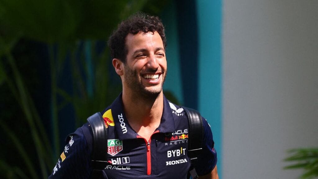 Helmut Marko reprueba a Ricciardo en el simulador: "No estuvo a la altura de Verstappen y Checo Pérez"