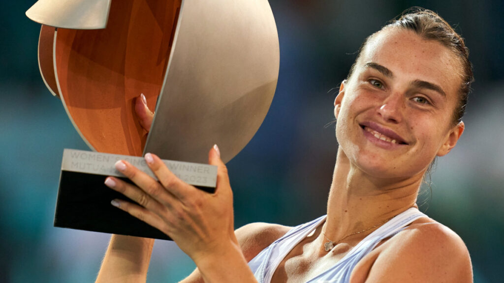 Sabalenka levanta el trofeo en Madrid. - @MutuaMadridOpen.