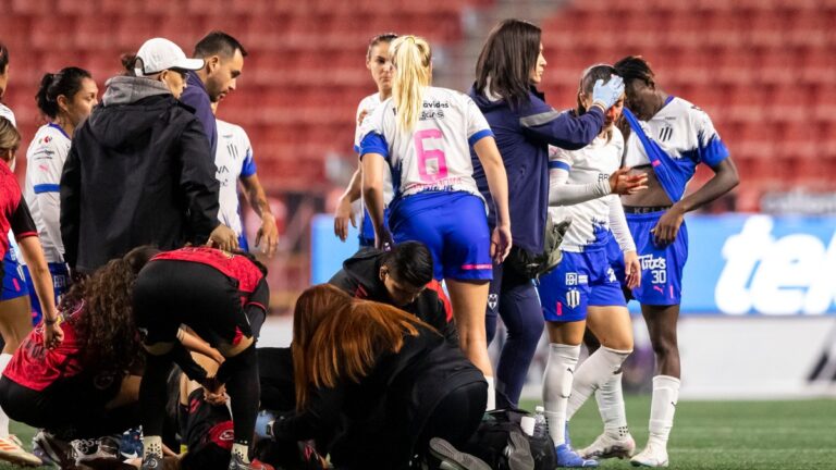 Se activa Protocolo de Conmociones en el Tijuana – Rayadas tras choque cabeza con cabeza entre dos jugadoras
