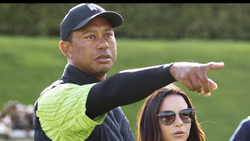 Tiger Woods y su novia Erica Herman. AP
