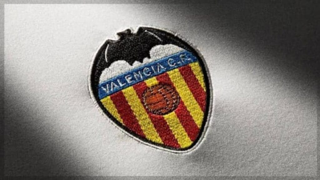 El Valencia sacó un comunicado sobre la expulsión de por vida de los aficionados que agredieron a Vinicius Jr.