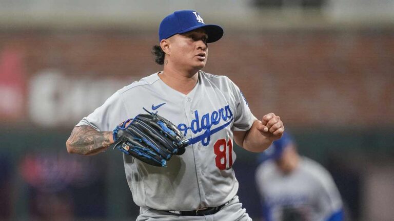 A pesar del buen relevo de Víctor González, Dodgers cae ante Bravos