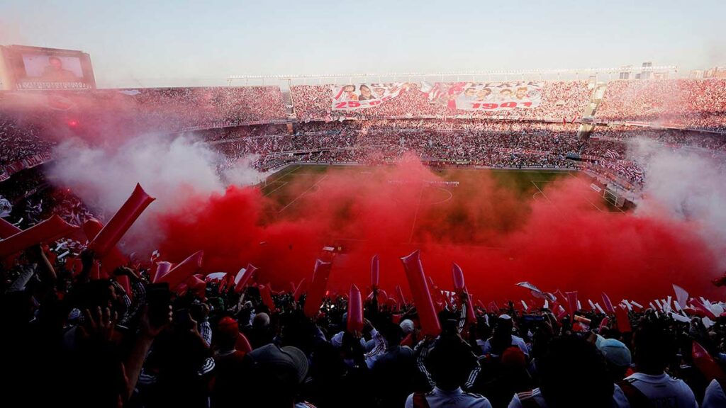 Se suspende partido de River Plate por la muerte de un aficionado en el estadio