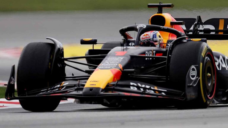 Max Verstappen da cátedra y se queda con el Gran Premio de España; Checo es cuarto