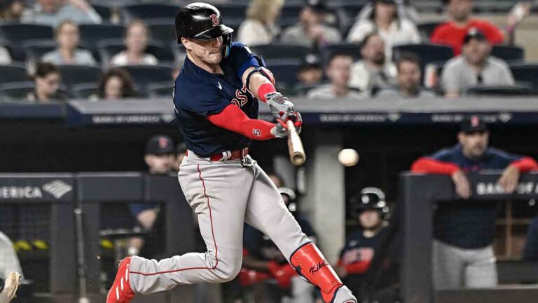 Kiké Hernández impulsa la victoria de los Red Sox ante Yankees en extra-innings