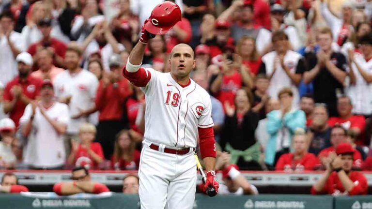 Joey Votto firma con los Blue Jays tras 17 temporadas con los Reds