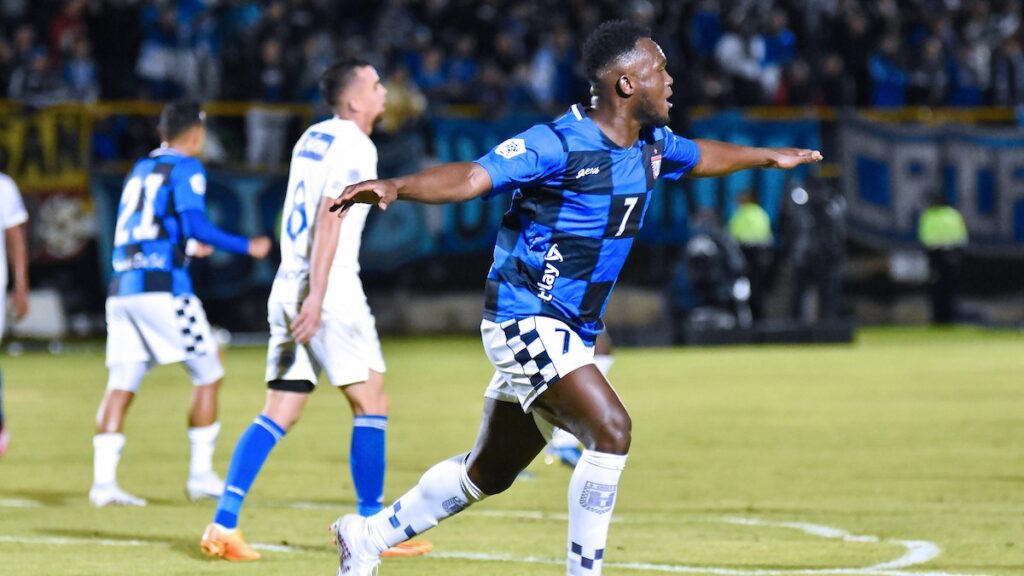 Wílmar Cruz celebra su gol. - Vizzor Image.