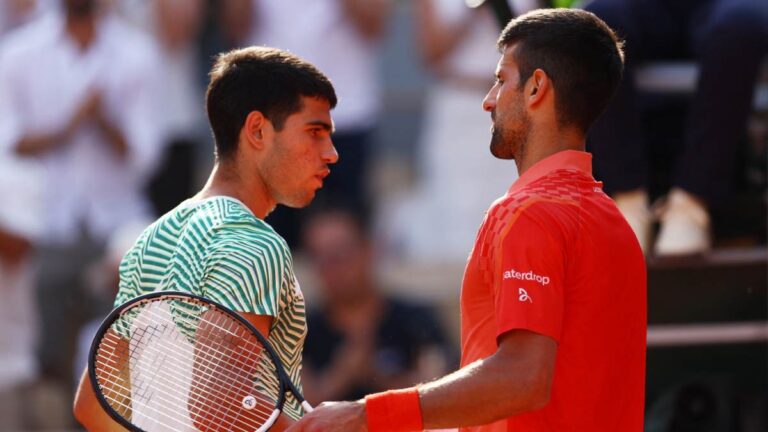 Alcaraz revela la razón de sus calambres en la semifinal del Roland Garros: “Fue la tensión de jugar con una leyenda como Djokovic”
