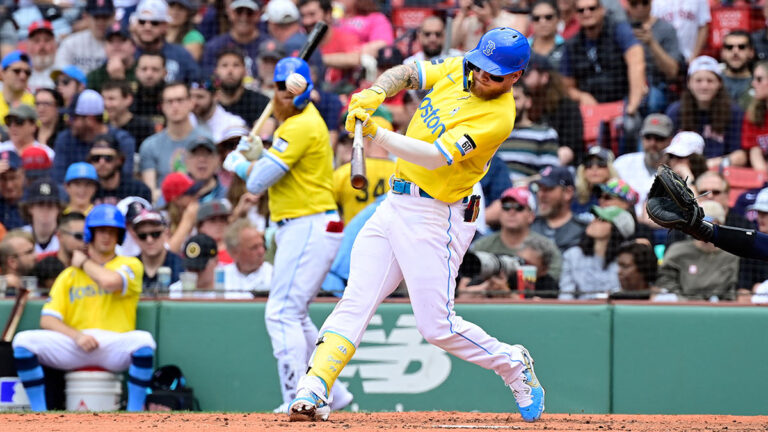 Alex Verdugo brilla en barrida de serie de Red Sox ante Yankees en Fenway Park, la primera en doble cartelera desde julio de 1976