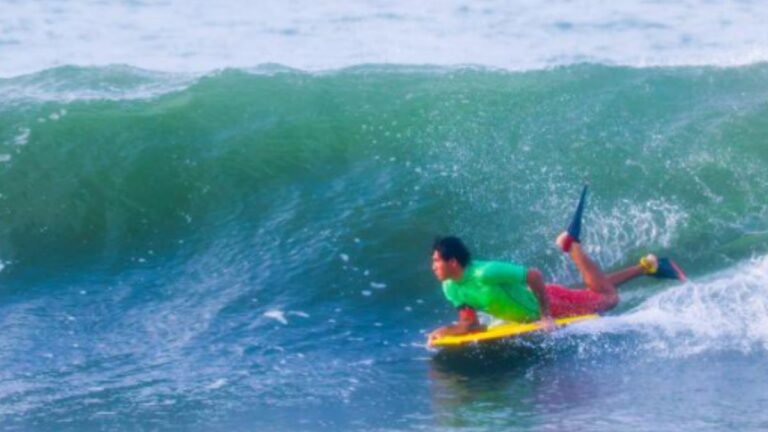Alfonso Aguilar se lleva el bronce en el surf de San Salvador 2023