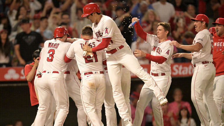 Angels ganan por ‘walk off’ y Shohei Ohtani recupera el liderato de cuadrangulares