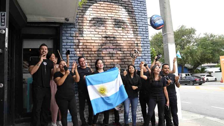 Miami se alista para recibir a Lionel Messi con espectaculares murales
