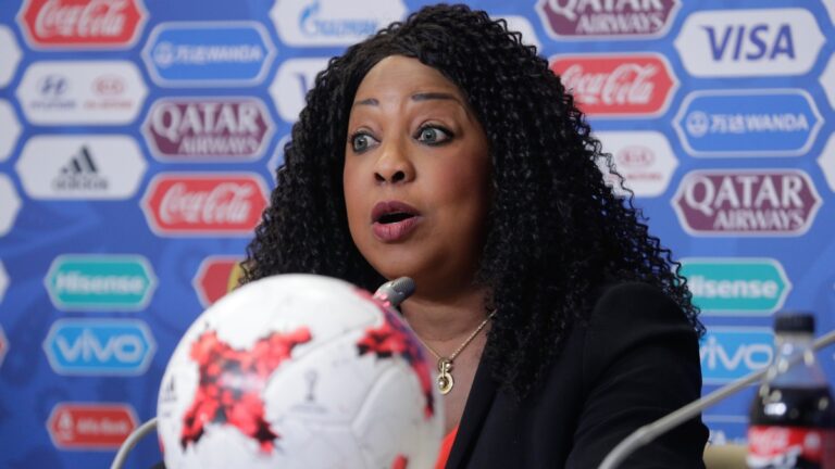Fatma Samoura, pieza clave para tener Mundial en México, renuncia tras siete años como secretaria general de FIFA