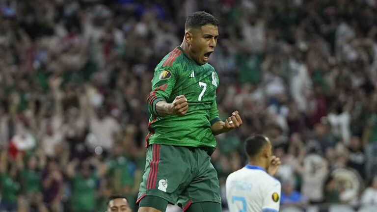 Luis Romo marca doblete y adelanta a México ante Honduras en la Copa Oro