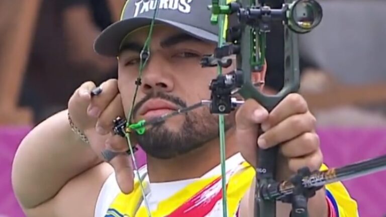 Colombia gana la medalla de oro en el tiro con arco compuesto mixto en el Mundial