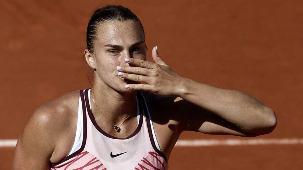 Aryna Sabalenka se ha visto envuelta en polémica desde su debut en Roland Garros. Reuters