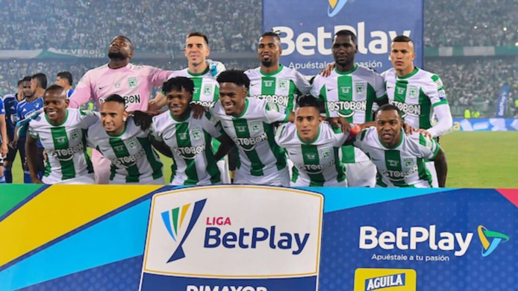 Atlético Nacional disputando la final.