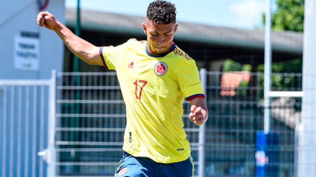 Andrés Salazar, jugando con Colombia.